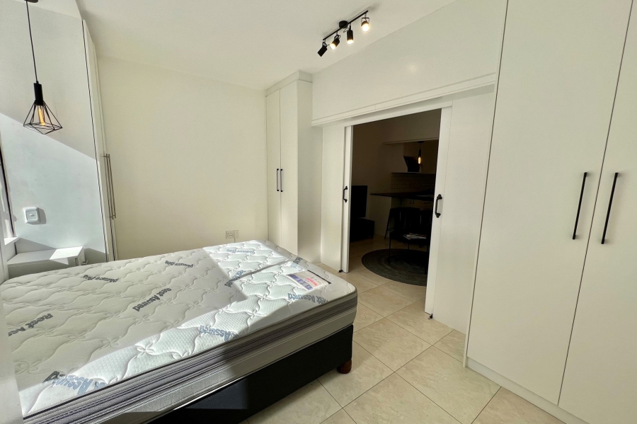 1 Bedroom Property for Sale in Sea Point Western Cape
